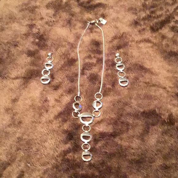 nine west necklace set